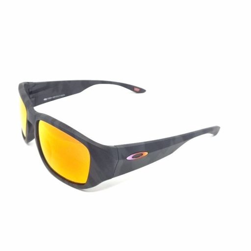 Oakley Tourniquet OO9521-0557 férfi napszemüveg