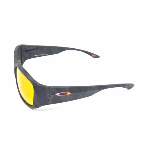 Oakley Tourniquet OO9521-0557 férfi napszemüveg